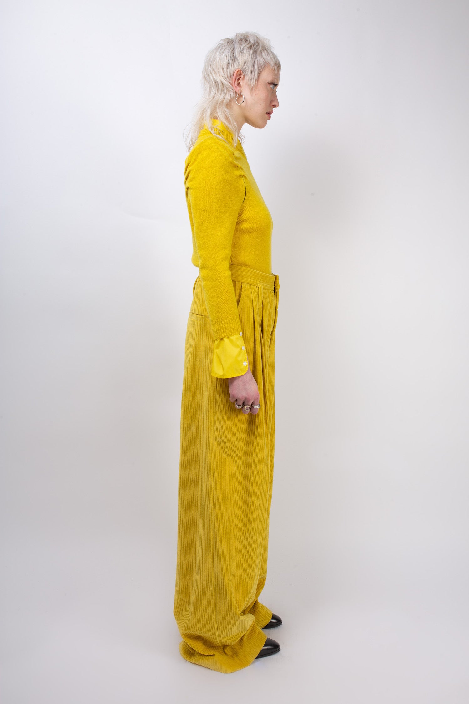 ANGIE Highwaisted Pleated Trousers - Yellow