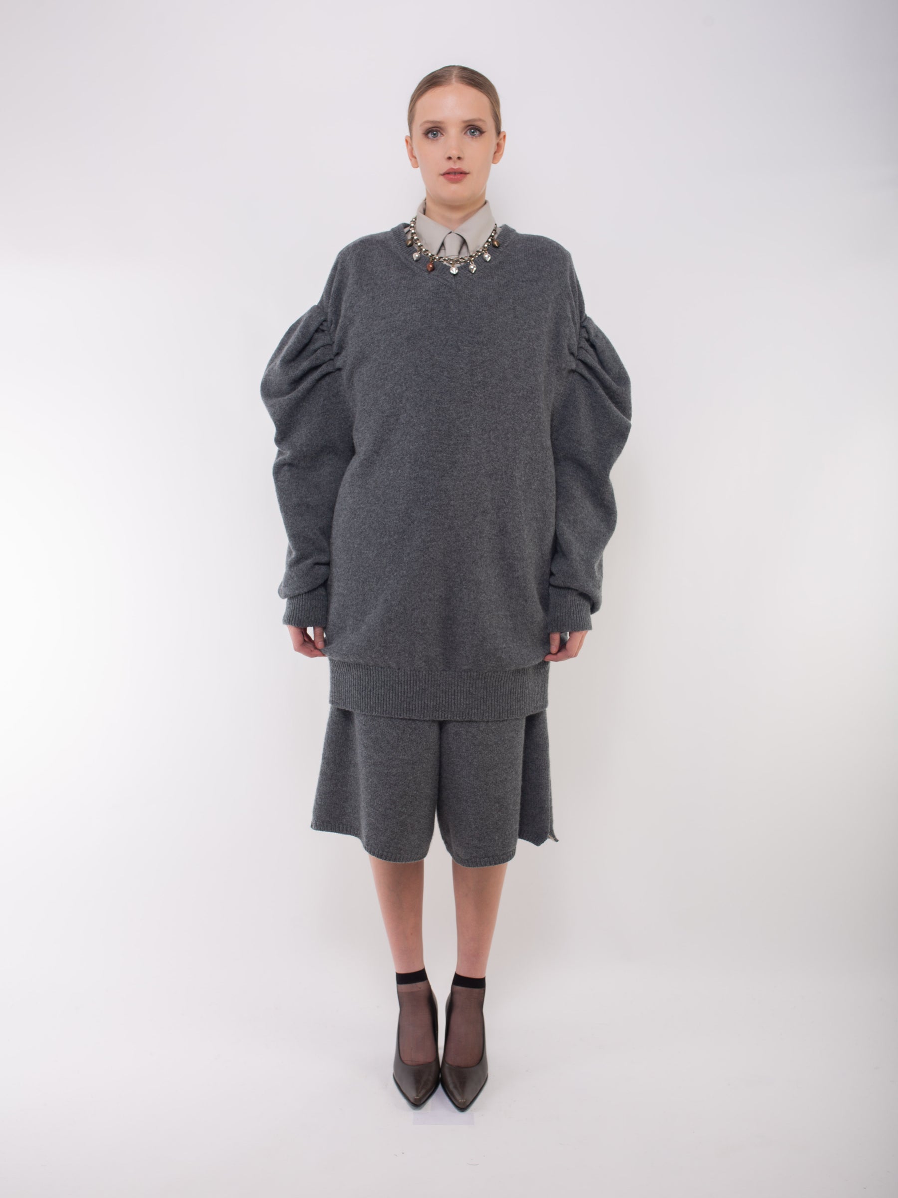 VICTOR V-neck Sweater - Grey