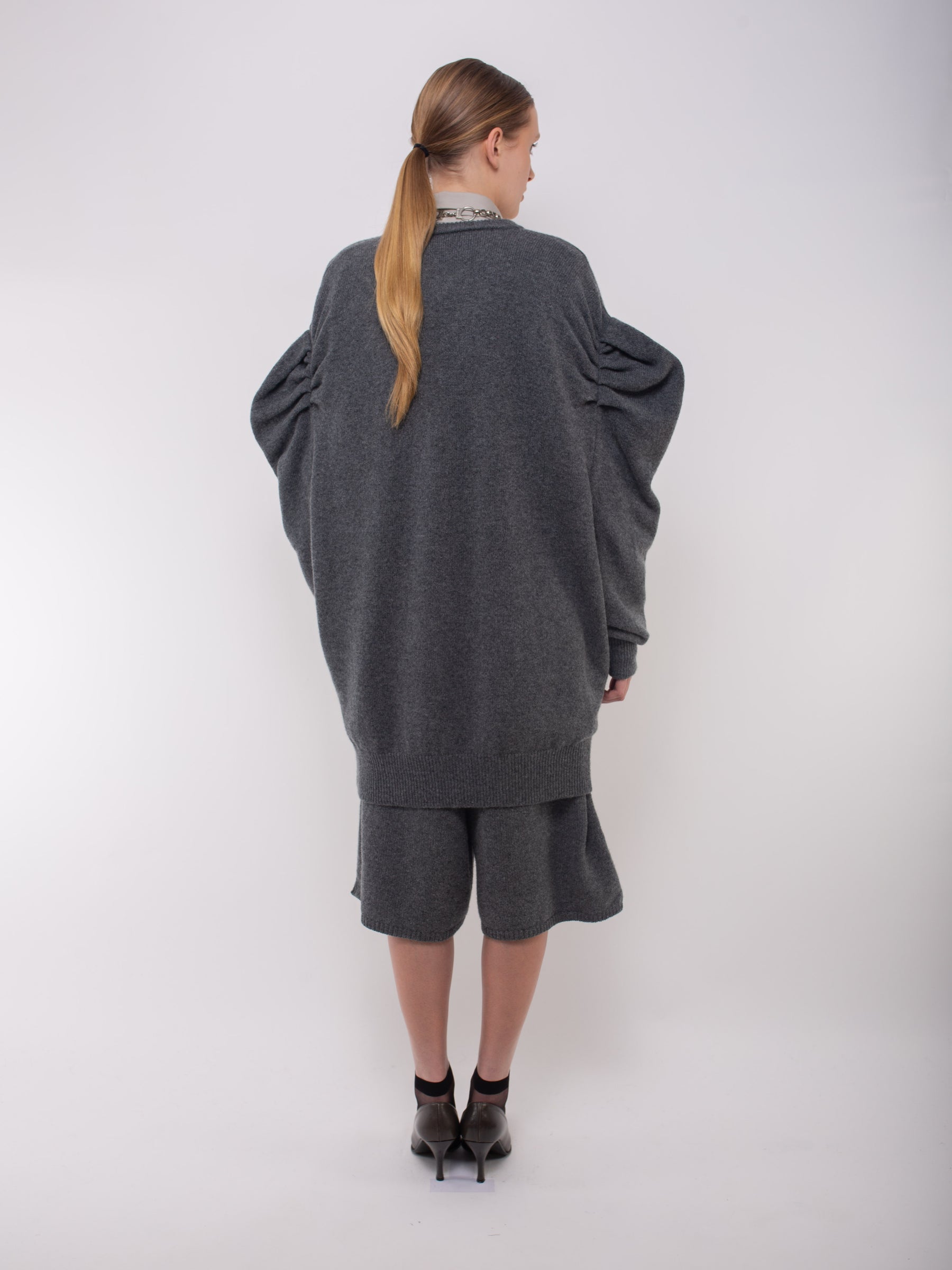 VICTOR V-neck Sweater - Grey