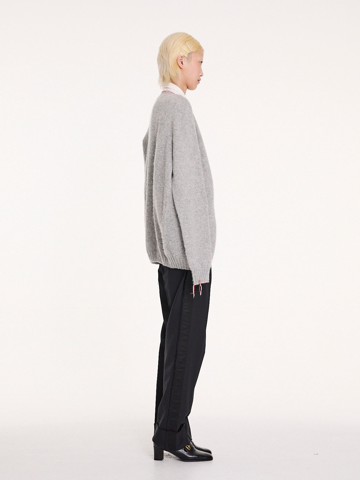 BEATON Brushed V-neck Cardigan - Grey