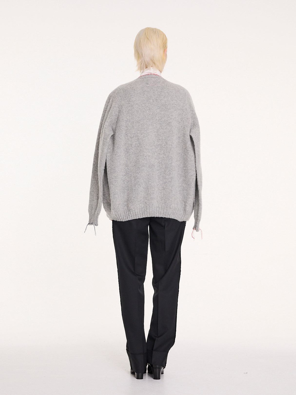 BEATON Brushed V-neck Cardigan - Grey