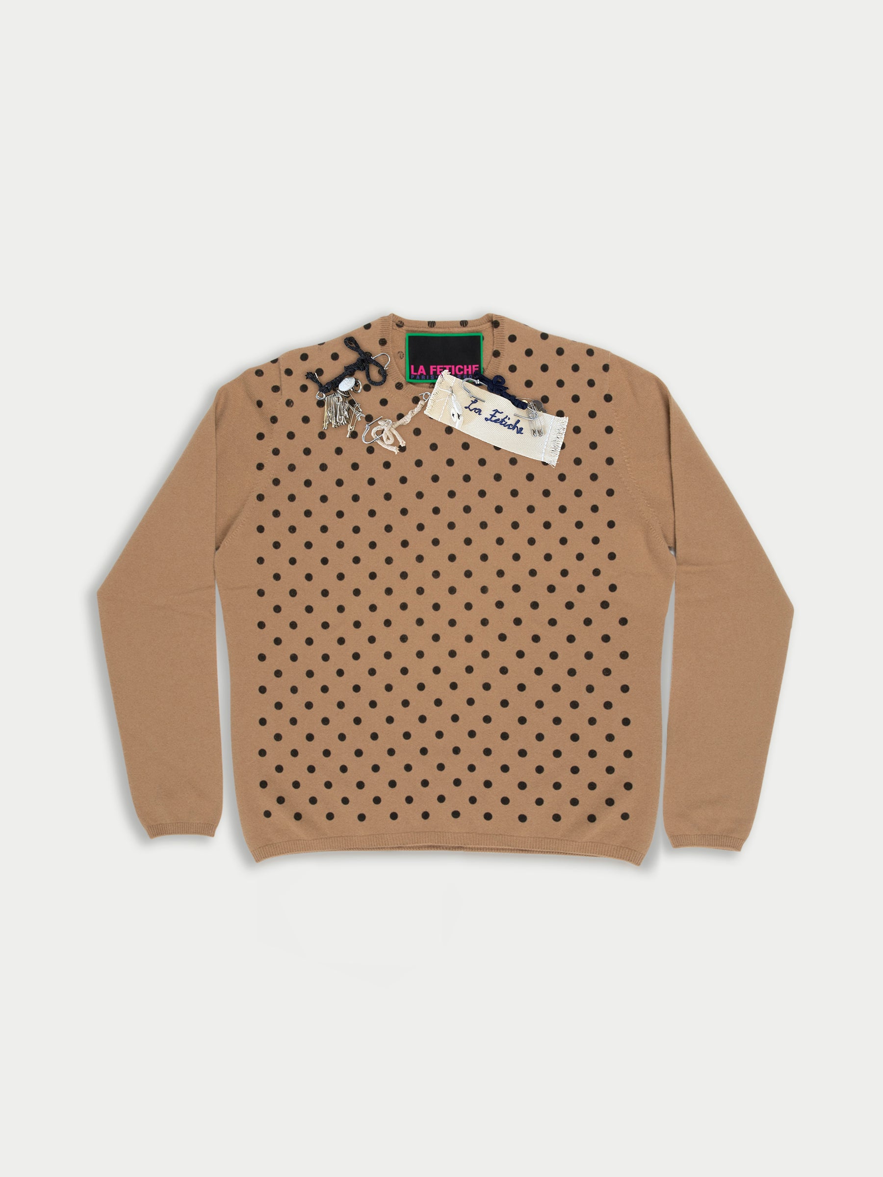 MIMI Spotty Cashmere Sweater With 3 Tati Pin Charms - Camel / Black