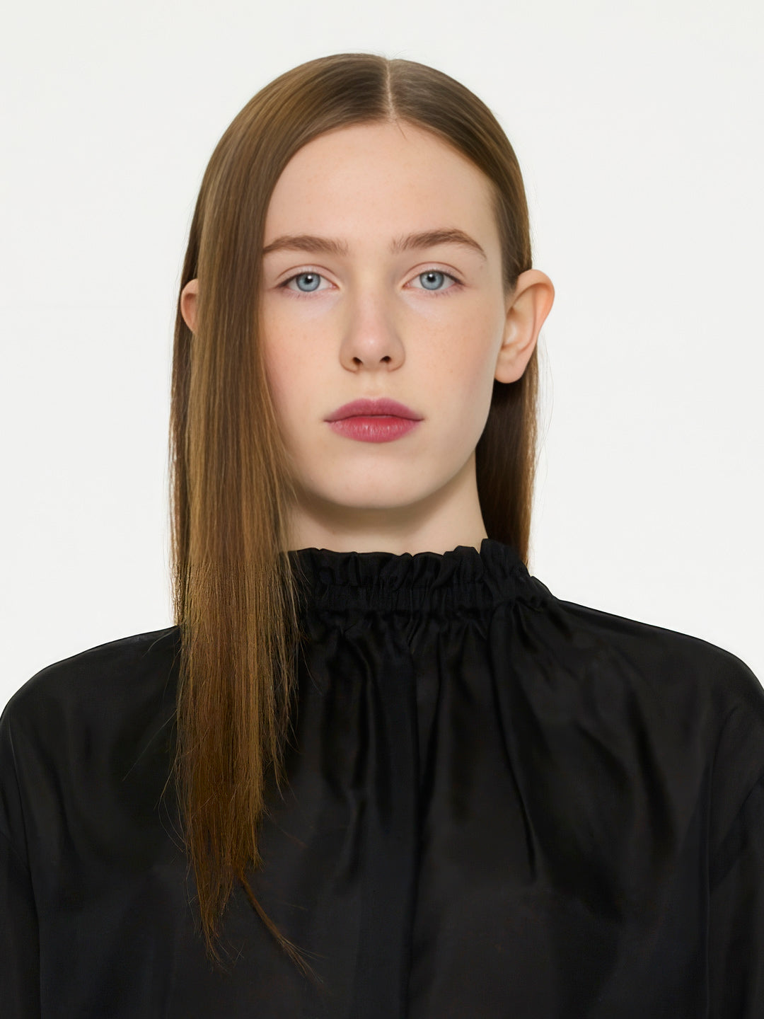 VIVIENNE - Black