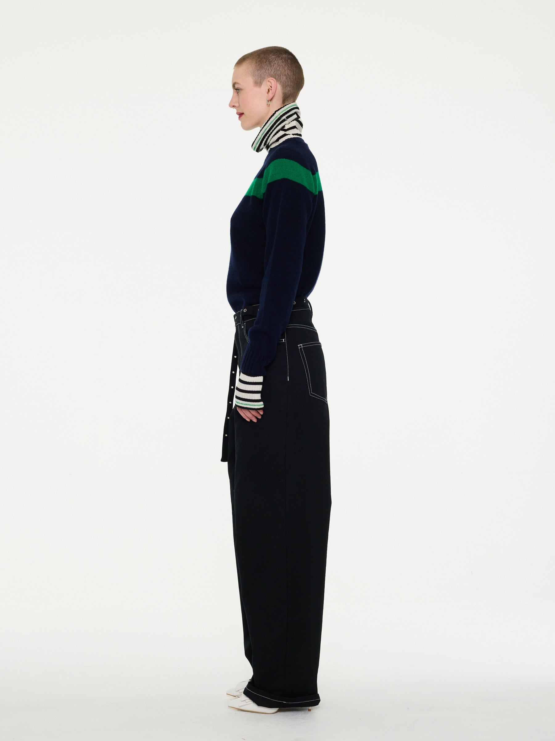 OSSIE Traditional Seam free Sweater - Navy/ Green