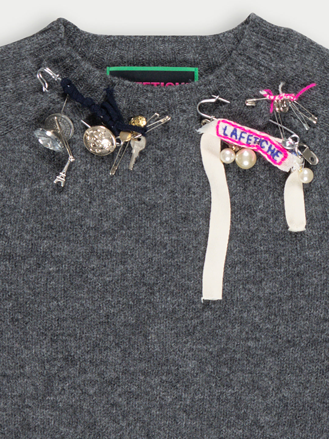 TATI Kilt Pin Charms - Variant 11